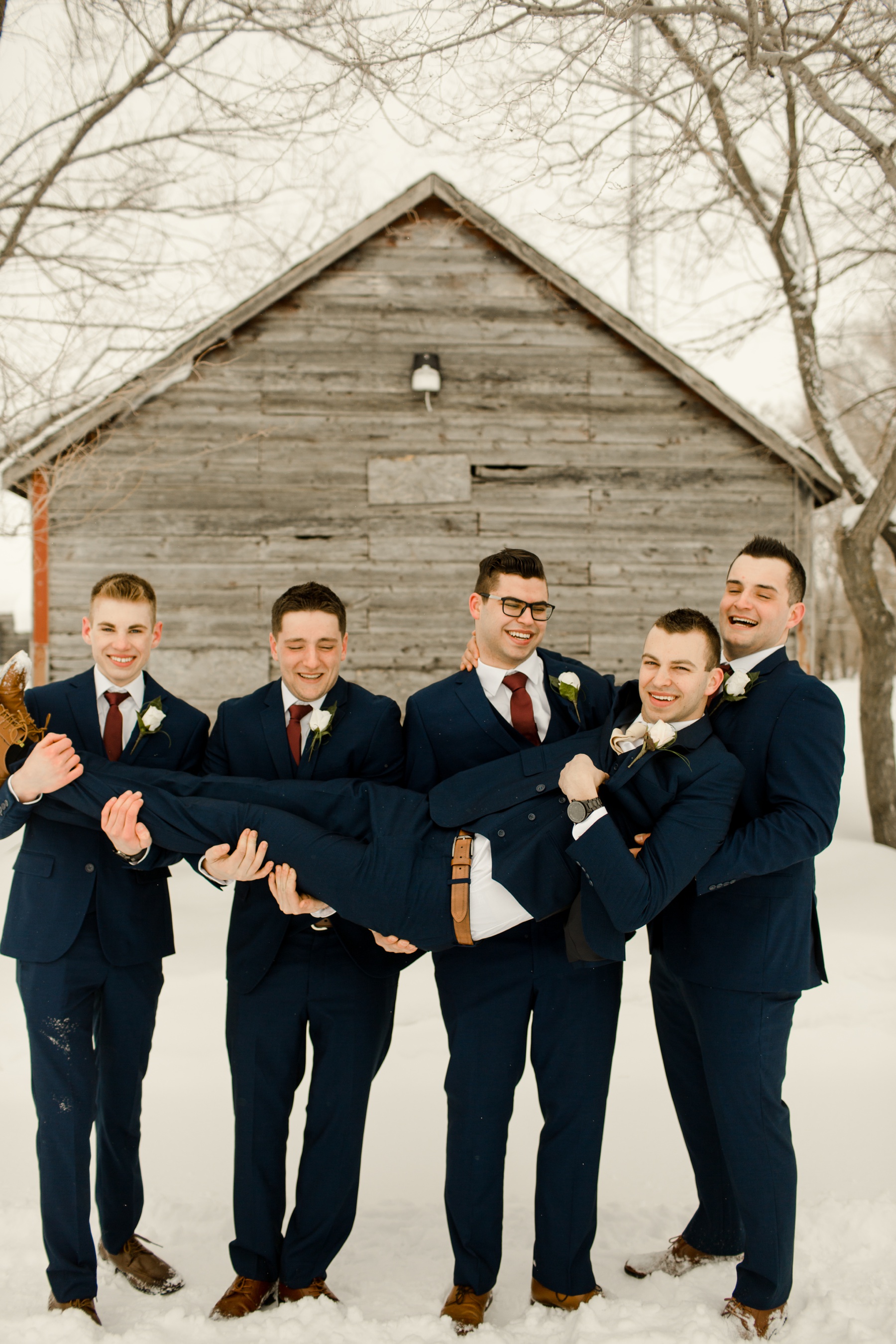 winnipeg wedding photographer, Manitoba winter wedding, Vanessa Renae photography, the rustic wedding barn