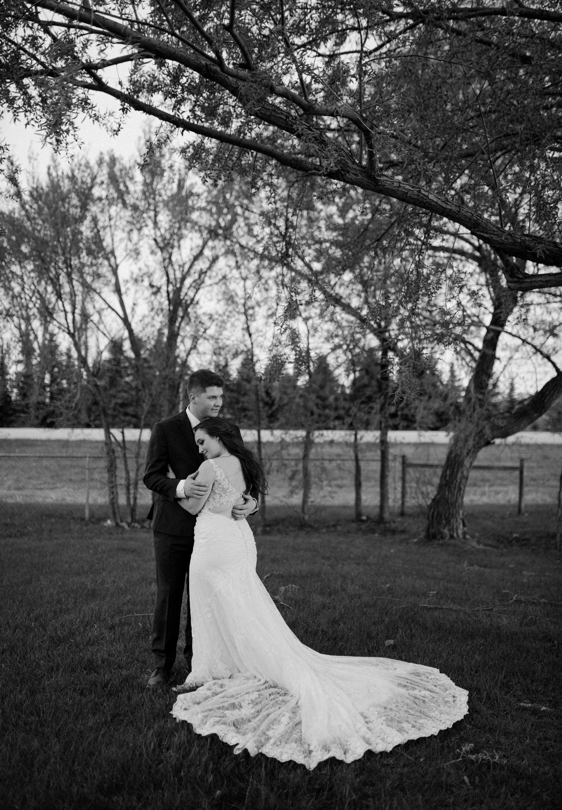 Manitoba spring wedding, prairie wedding portraits, Winnipeg wedding photographer, Manitoba weddings, Canadian elopement photography, sunset wedding portraits, lace mermaid wedding dress