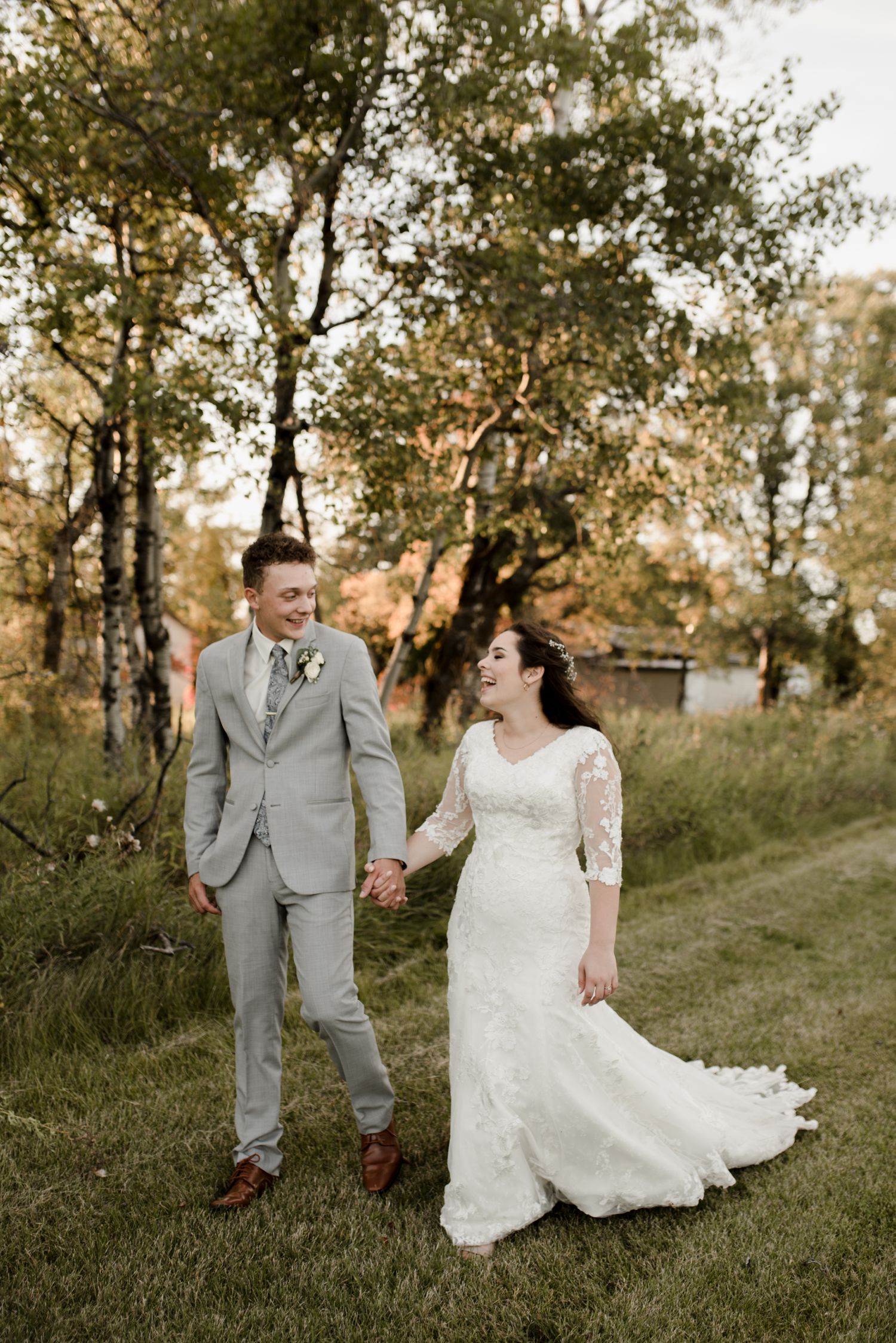 The rustic wedding barn wedding in Steinbach Manitoba in fall, photographed by Vanessa Renae Photography