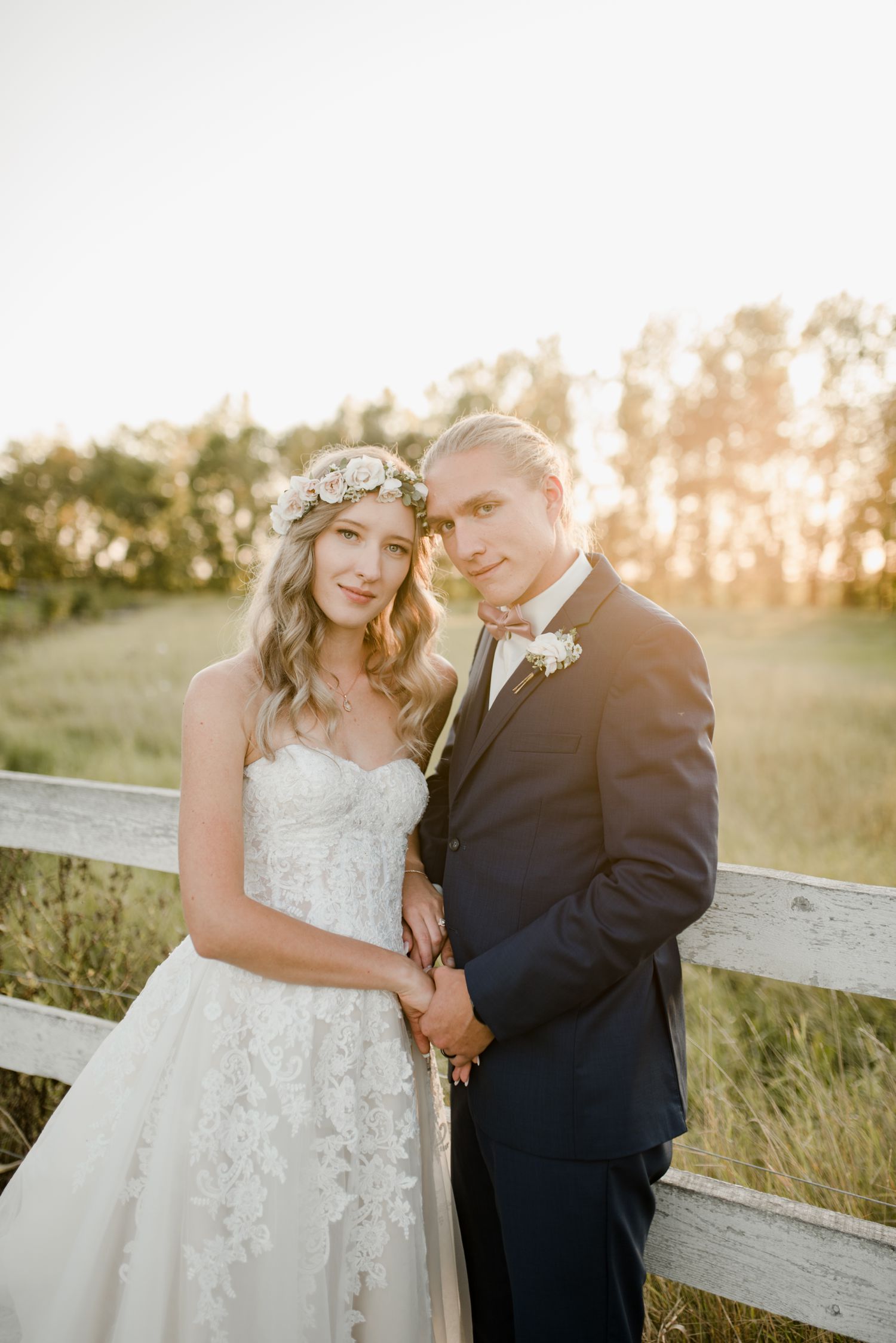 Brooke and Kevin together at their autumn Ashgrove Acres Wedding in Winnipeg Manitoba, photographed by Vanessa Renae Photography, a Winnipeg and Kenora Wedding photographer.