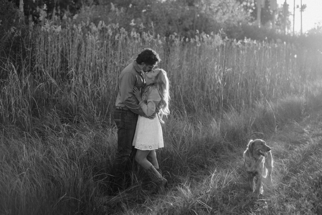 Best Winnipeg family photographer, candid family photographer, lifestyle family photos, best steinbach photographer, fall country family photos in winnipeg, mb