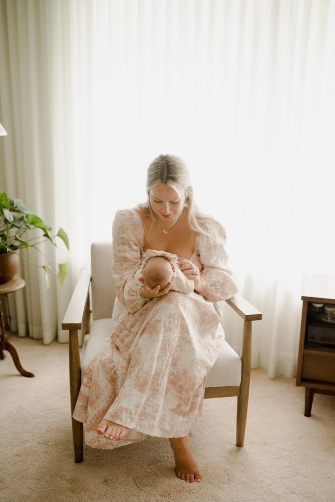 Winnipeg Newborn Photographer, Vanessa Renae Photography, lifestyle maternity, newborn and family photographer based in winnipeg, MB. Nothing Fits But dress